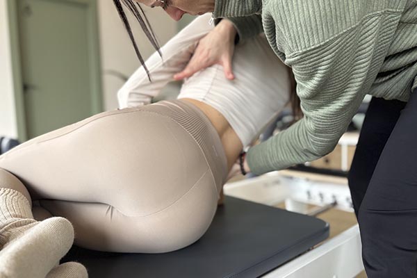 Pilates adaptado para lesiones y dolor_Madrid Pilates Studio